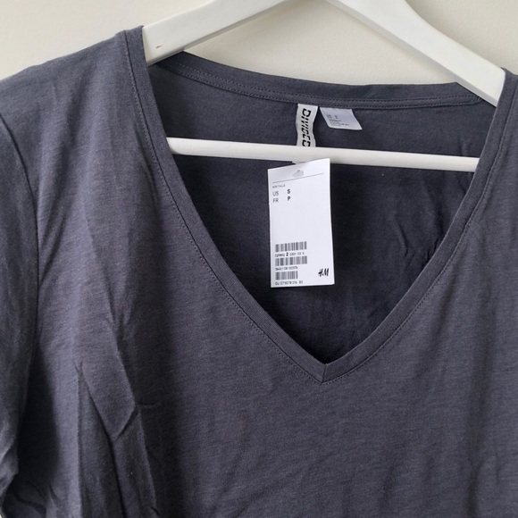 H&M new with tags basic tee - Picture 3 of 3